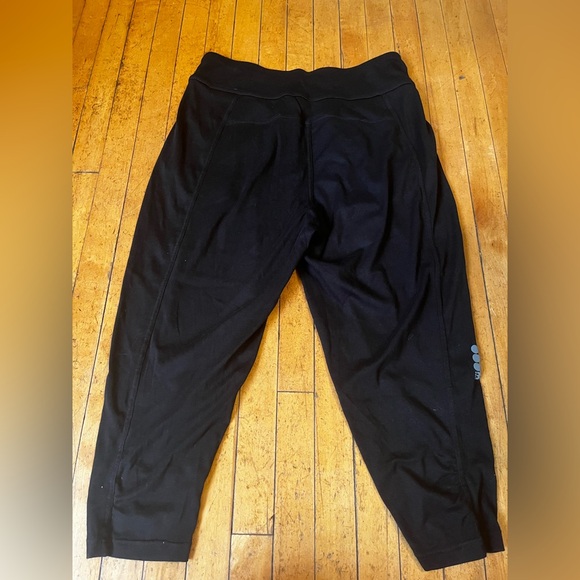 Bench | Capris - Picture 6 of 12